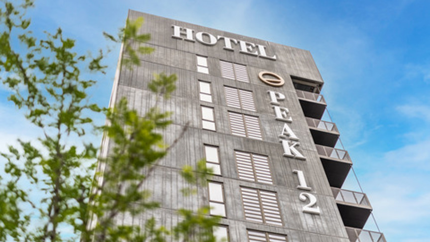 Peak 12 Hotel